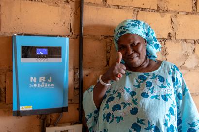 Woman giving thumbs up